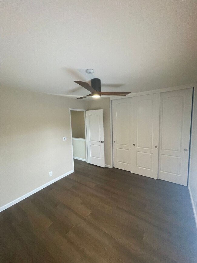 Building Photo - $3190 -- Beautifully Remodeled Townhome in...