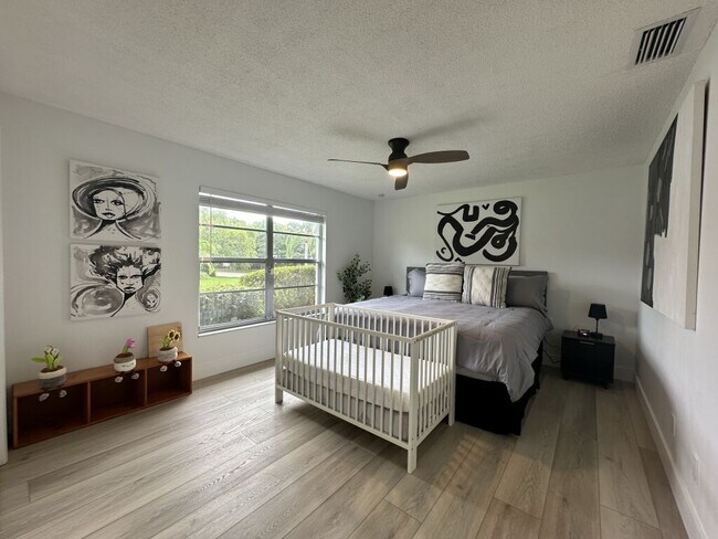 Building Photo - 2780 Landmark Dr