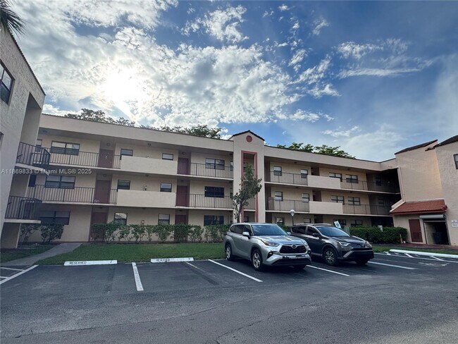 Building Photo - 3410 Foxcroft Rd