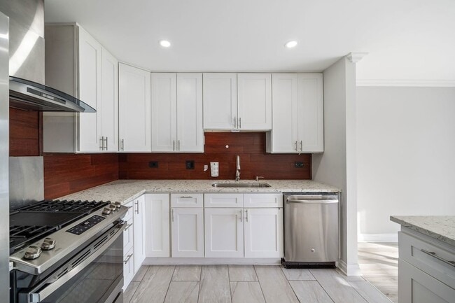 Building Photo - 901 Yosemite Trail