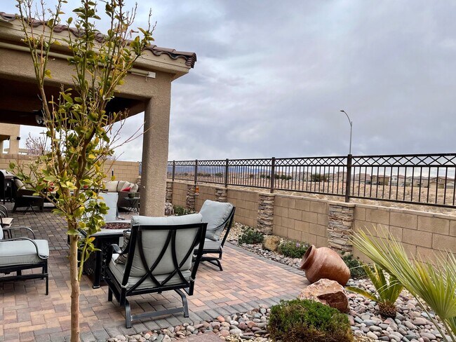 Building Photo - Fully Furnished Designer Home in Guard-Gated Rhodes Ranch – Short-Term Luxury Rental