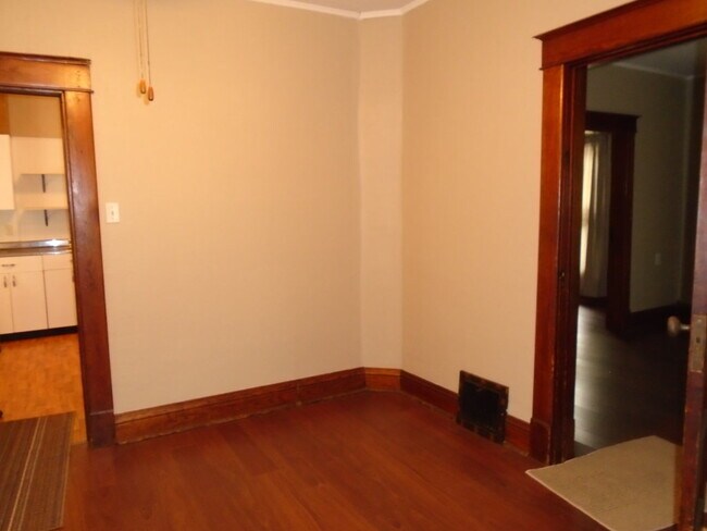 Building Photo - 805 Green St