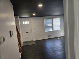 Building Photo - 3518 Elmora Ave