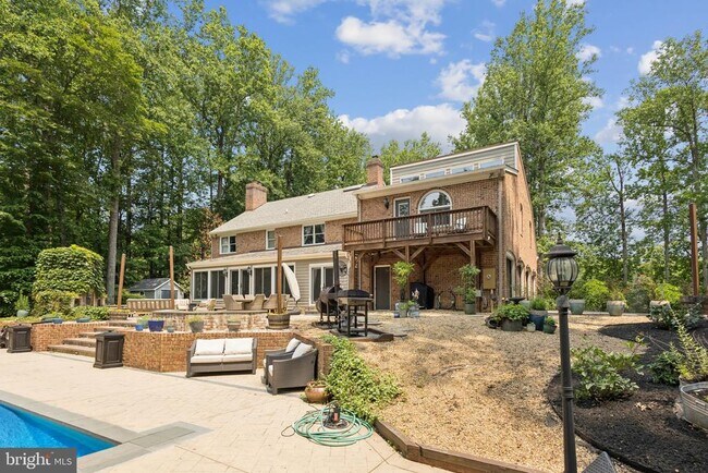 Building Photo - 10709 Shadowglen Trail