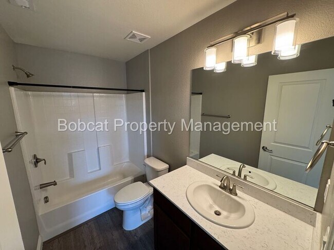 Building Photo - 1292 Saltern Dr