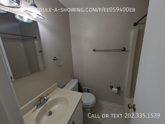 Building Photo - 3712B Steppes Ct