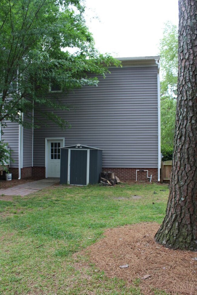 Building Photo - 149 S Marion Dr