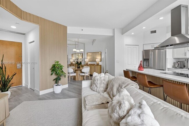 Building Photo - 20185 E Country Club Dr