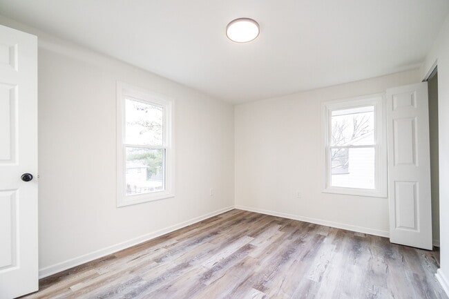 Building Photo - 210 Brehl Ave