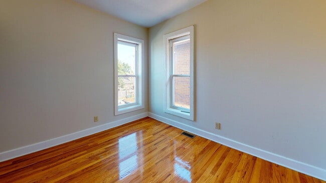 Building Photo - 1363 Indianola Ave