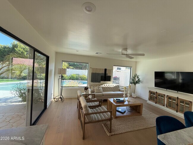 Building Photo - 7285 E Las Palmaritas Dr