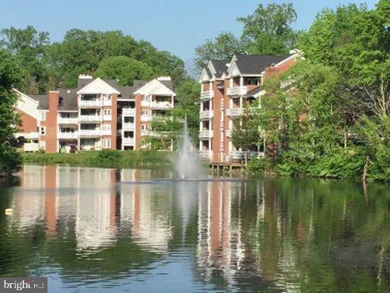 Building Photo - 7598 Lakeside Village Dr
