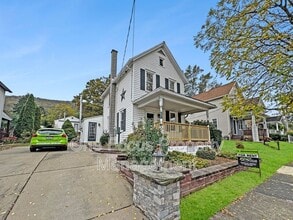 Building Photo - 1321 W Central Ave