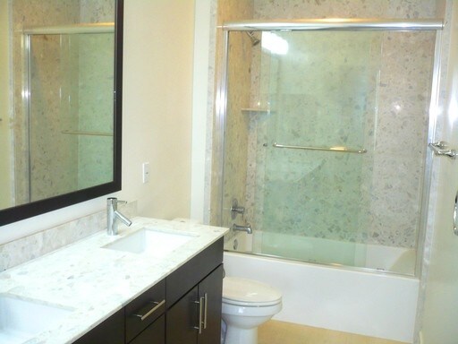 Master bath - 12920 W Runway Rd