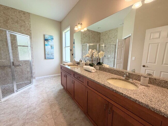 Building Photo - "Unfurnished Home on Golf Course in Hudson, FL - Spacious 1,853 Sq Ft Haven!"