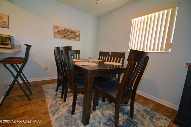 Building Photo - 201 St Lucie Ln