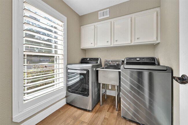 Building Photo - 19810 Bambiwoods Ct