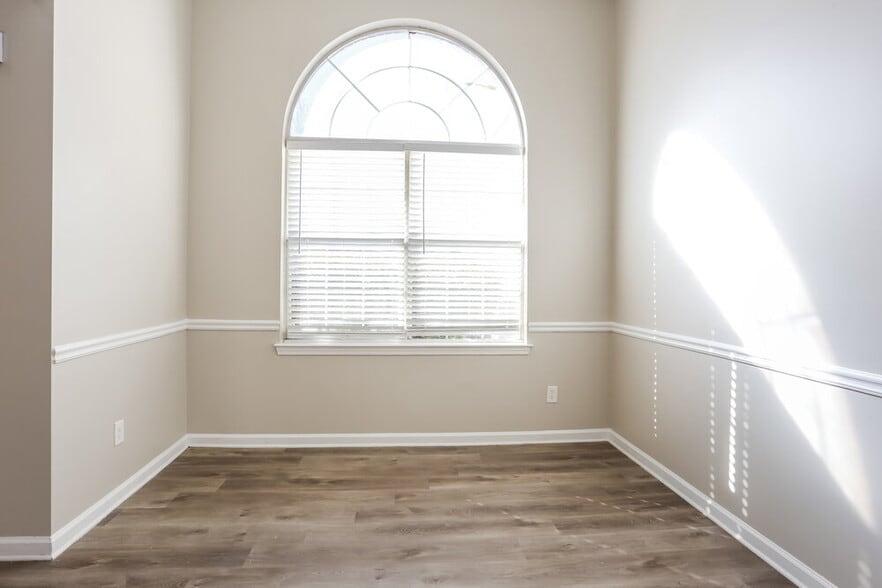 Building Photo - 6016 Birdseye Tr