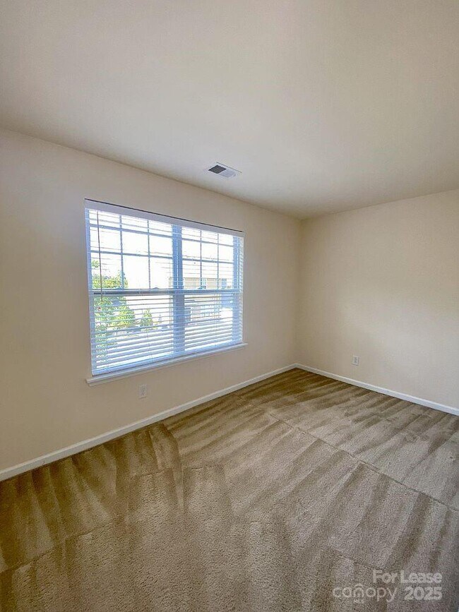 Building Photo - 4704 Pepperstone Ln