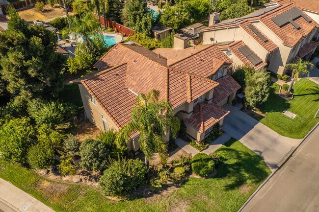 Building Photo - 5742 W Palo Alto Ave