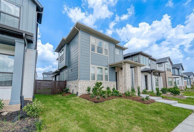 Building Photo - 15123 Parkland Canyon Dr