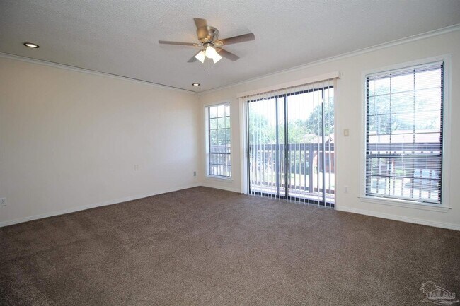 Building Photo - 2375 Sugartree Ave