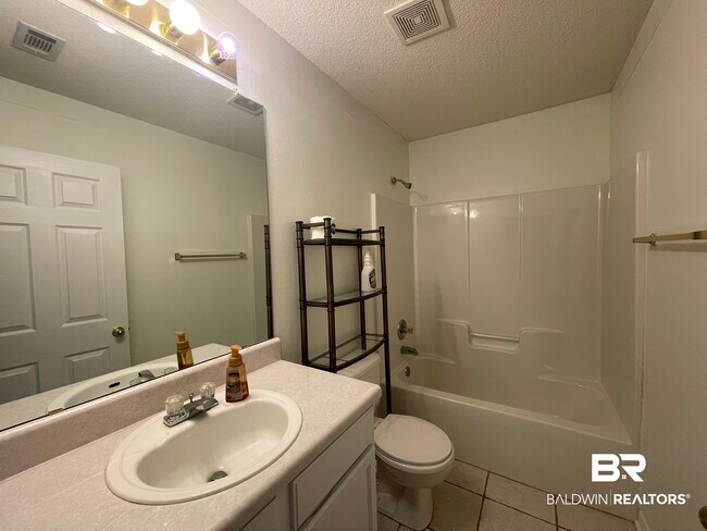 Building Photo - 110 Covey Run Pl
