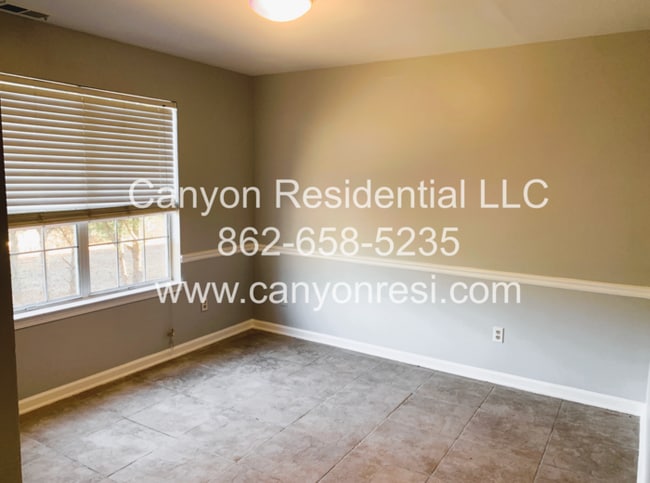 Building Photo - 2554 Willenhall Way