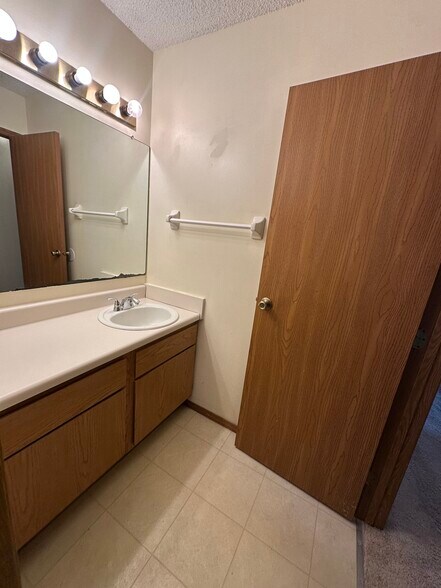 Building Photo - 5336 Bonner Dr