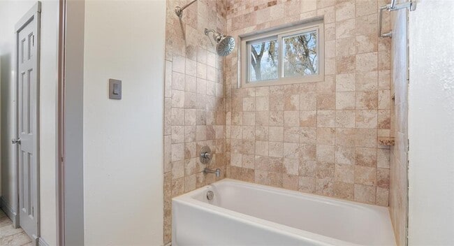 Building Photo - 13918 Hummingbird Ln