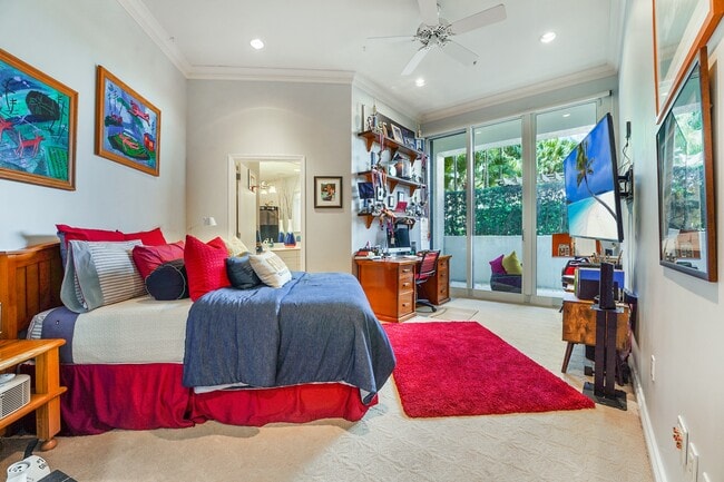 Building Photo - 13611 Deering Bay Dr