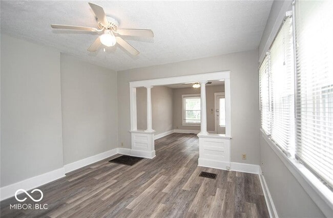 Building Photo - 1543 E Ohio St