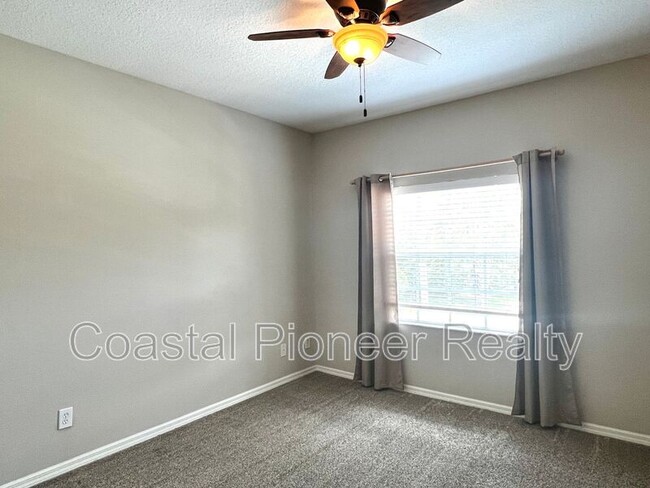 Building Photo - 9524 Greenpointe Dr