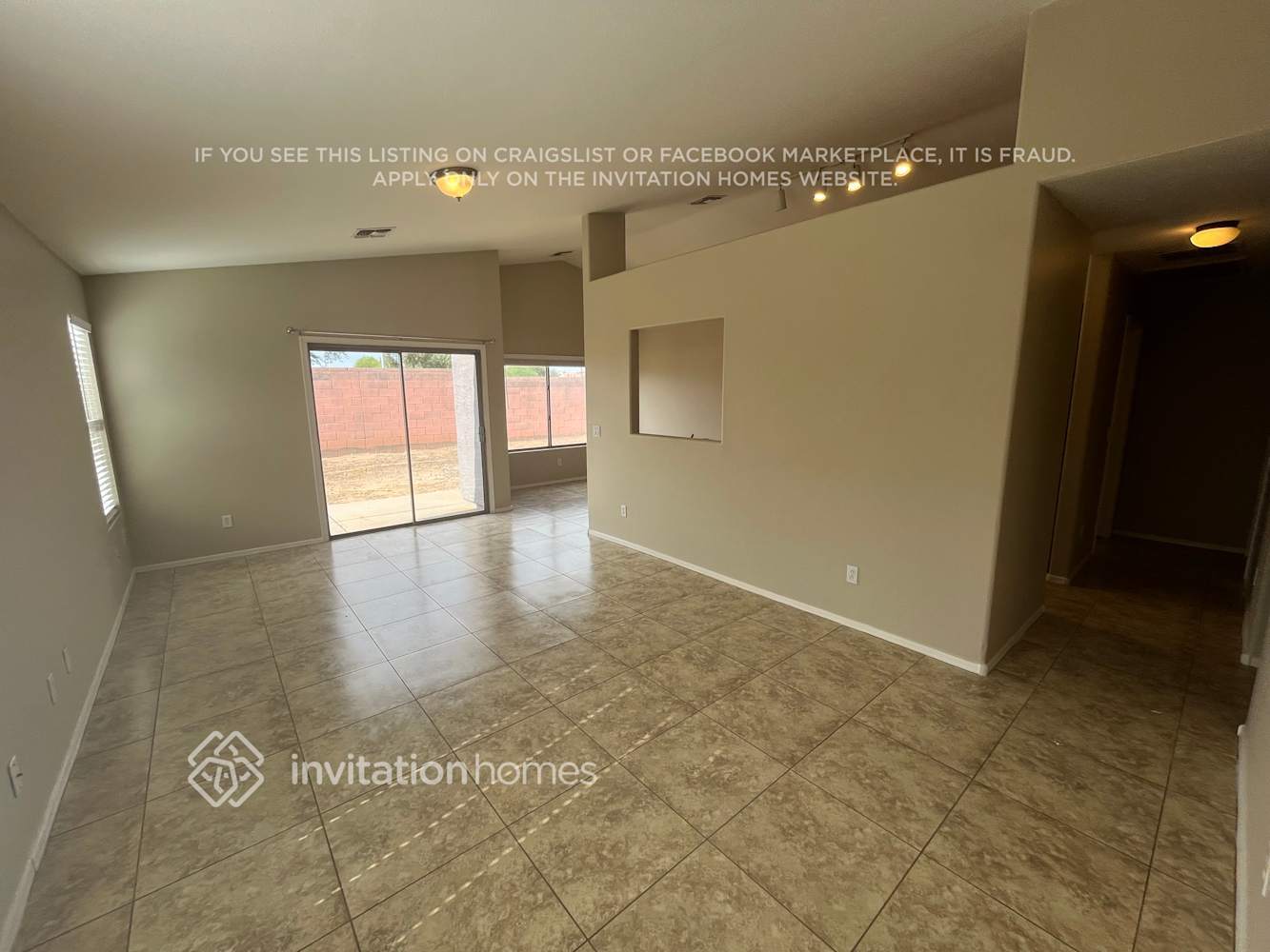 Building Photo - 15508 W Port Royale Ln