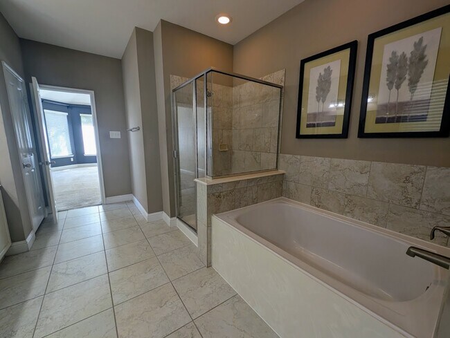 Building Photo - 8343 Sedona Ridge Dr