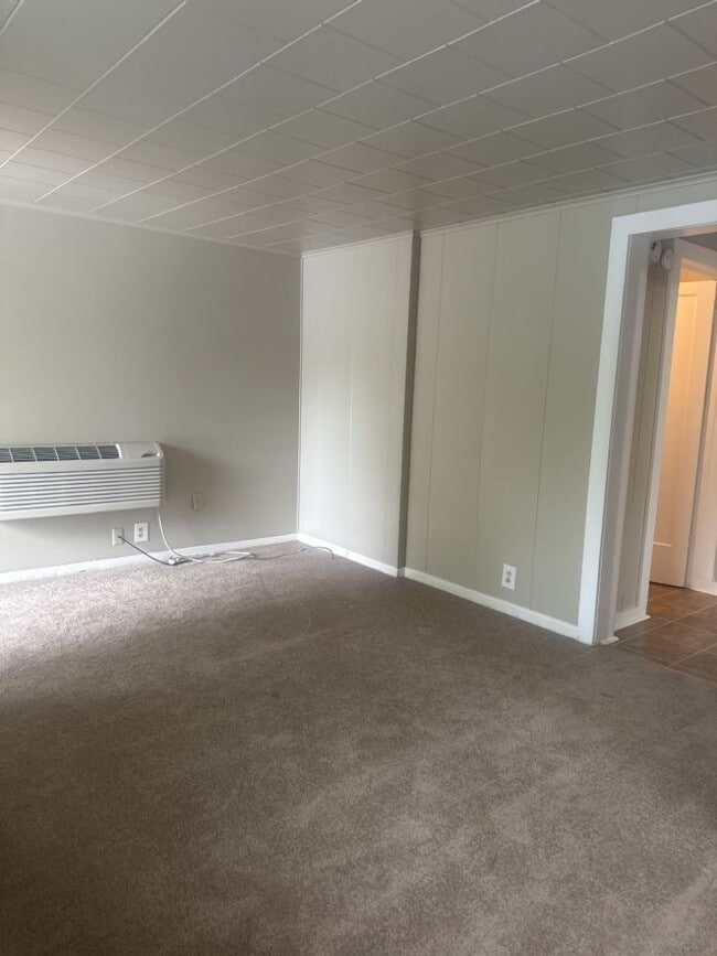 Building Photo - M855