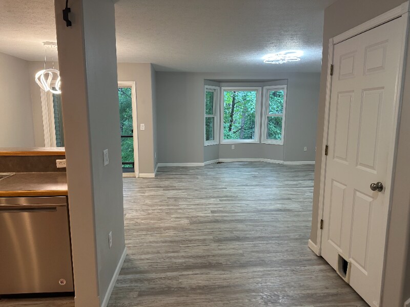 Building Photo - 4033 Sherwood Forest Dr