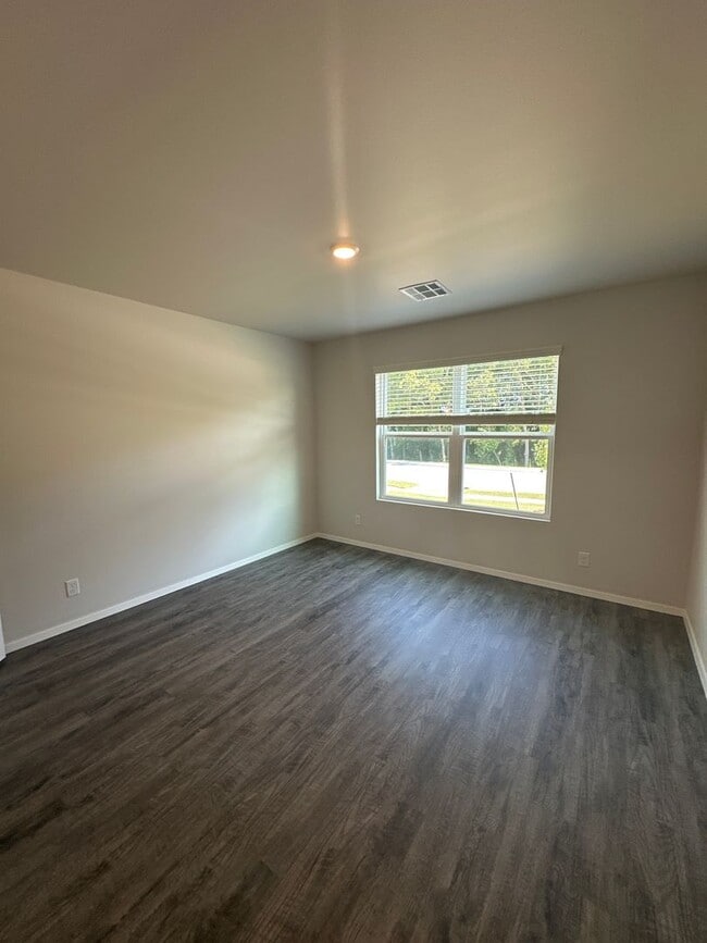 Building Photo - Now Pre-Leasing: Modern 3-Bedroom, 2-Bath Home in Broken Arrow — Available July 14th