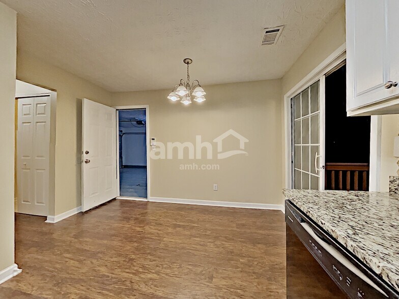 Building Photo - 5815 Millstone Dr