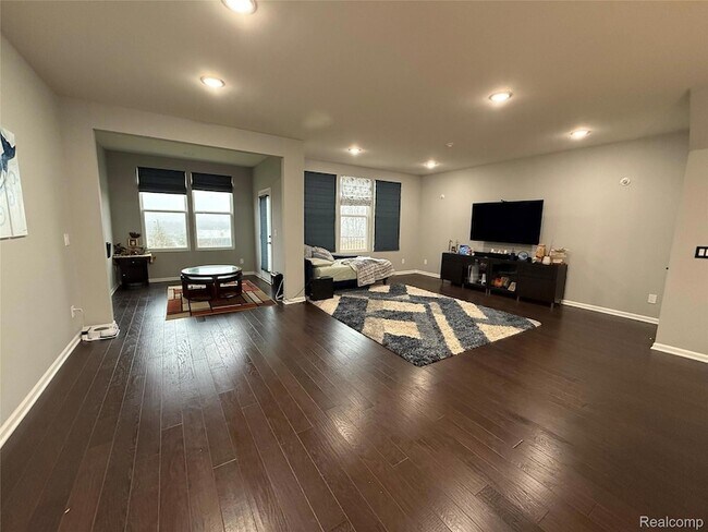 Building Photo - 4811 Broomfield Way