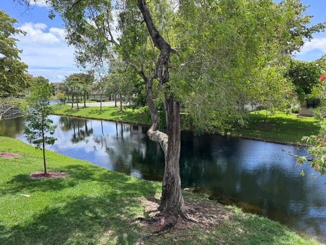 Building Photo - 9968 Nob Hill Ln