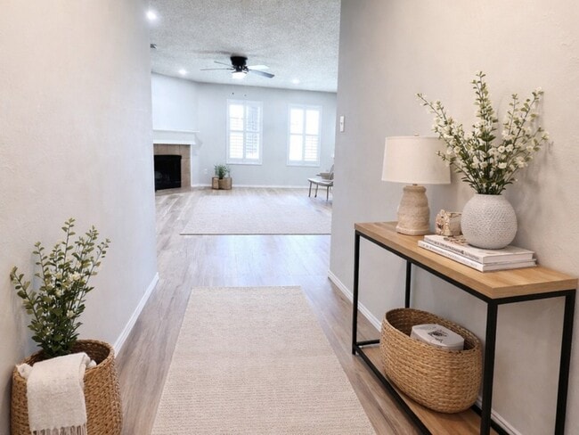 Building Photo - 9620 George Washington Dr