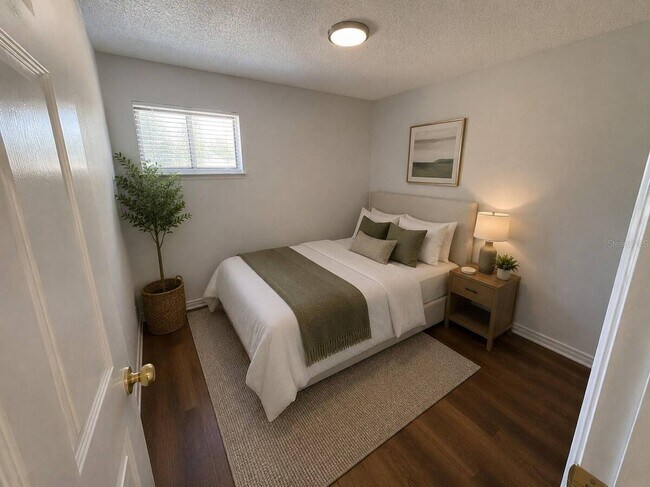 Building Photo - 2434 Rio Pinar Lakes Blvd