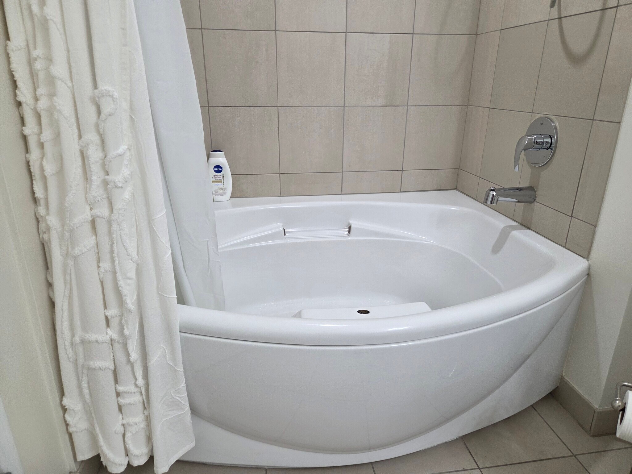 Bathub - 200 W Sahara Ave