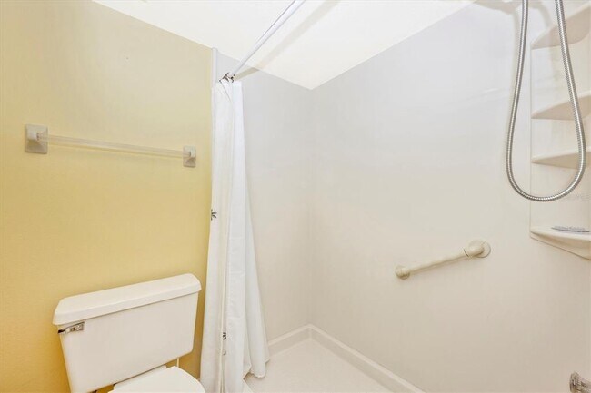 Building Photo - 5219 Lake Village Dr