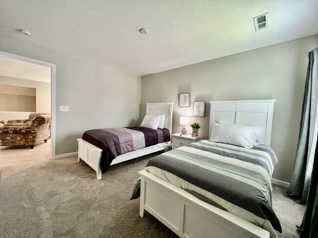 Building Photo - Fully Furnished Luxury Corporate Rental - Brand New Construciton