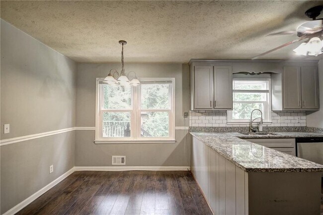 Building Photo - 2450 Horseshoe Bend Rd SW