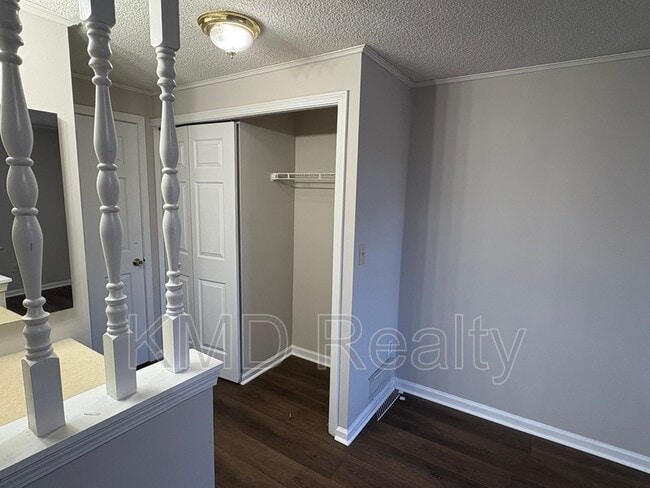 Building Photo - 9616 Vinca Cir