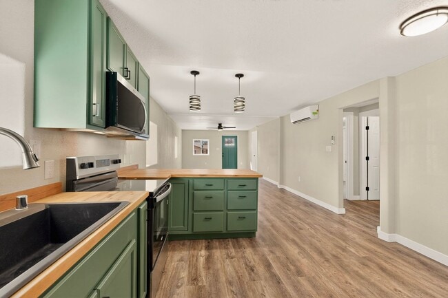 Building Photo - Beautifully Renovated Home for Rent