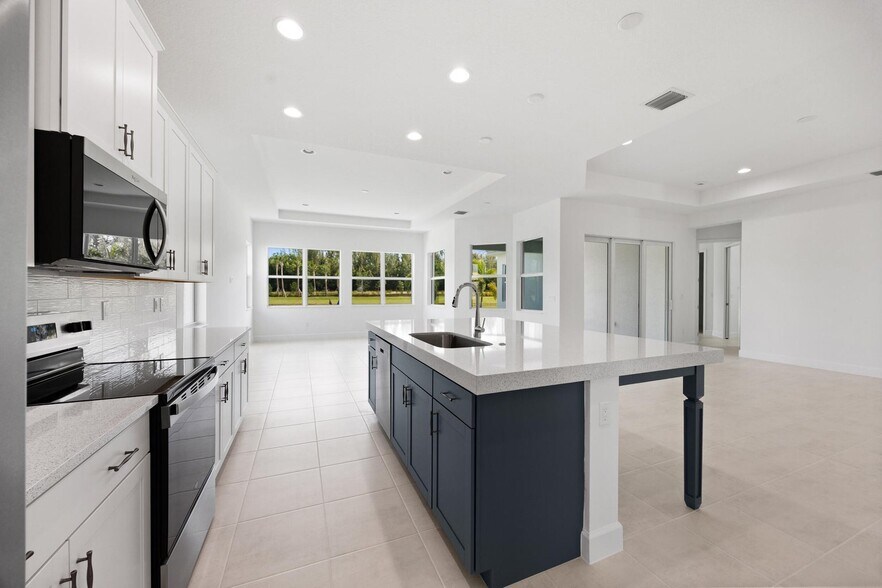 Building Photo - 15144 Wildwood Cir